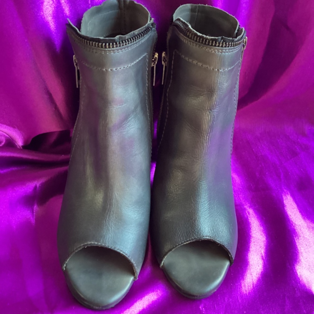Diba Leather Peep Toe Zipper Bootie - Picture 4 of 9
